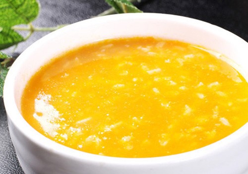 春季養(yǎng)生喝點粥：小米熬粥功效堪比人參